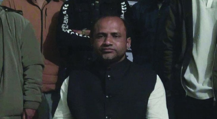 নির্বাচনী প্রচার শেষে স্বতন্ত্র প্রার্থীকে লক্ষ্য করে গুলি